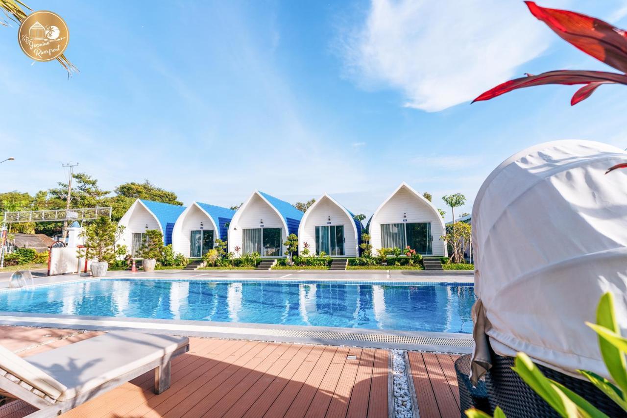 Jasmine River Front Hotel Kampot Exterior photo