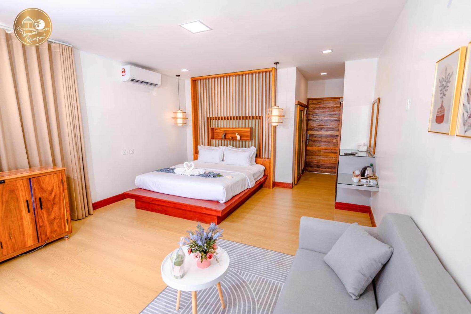 Jasmine River Front Hotel Kampot Exterior photo