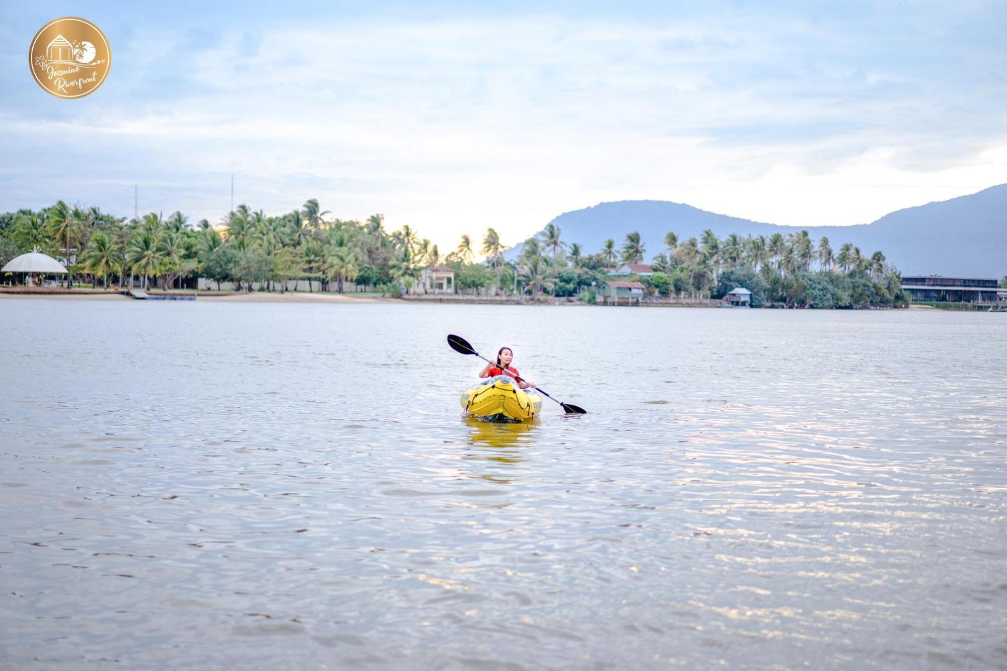 Jasmine River Front Hotel Kampot Exterior photo